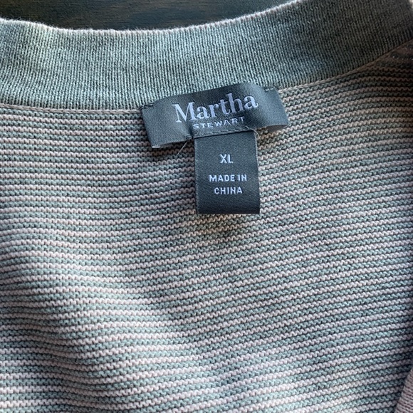 SALE 🔥 Martha Stewart Gray And Pink Cardigan - Picture 2 of 7